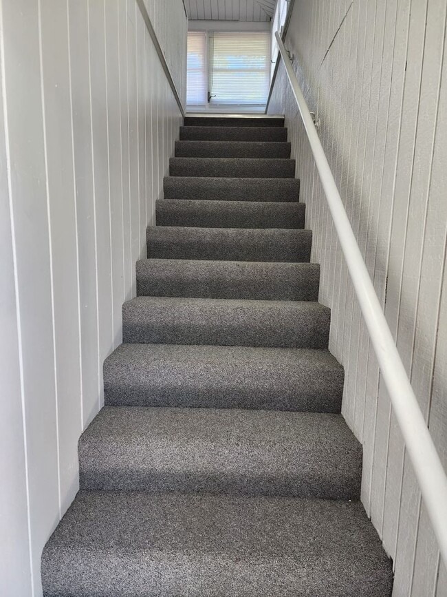 Photo - P204 - #4C Holiday Inn Unit P204 - #4C Holiday Inn - 5444 1/2 30th Ave S