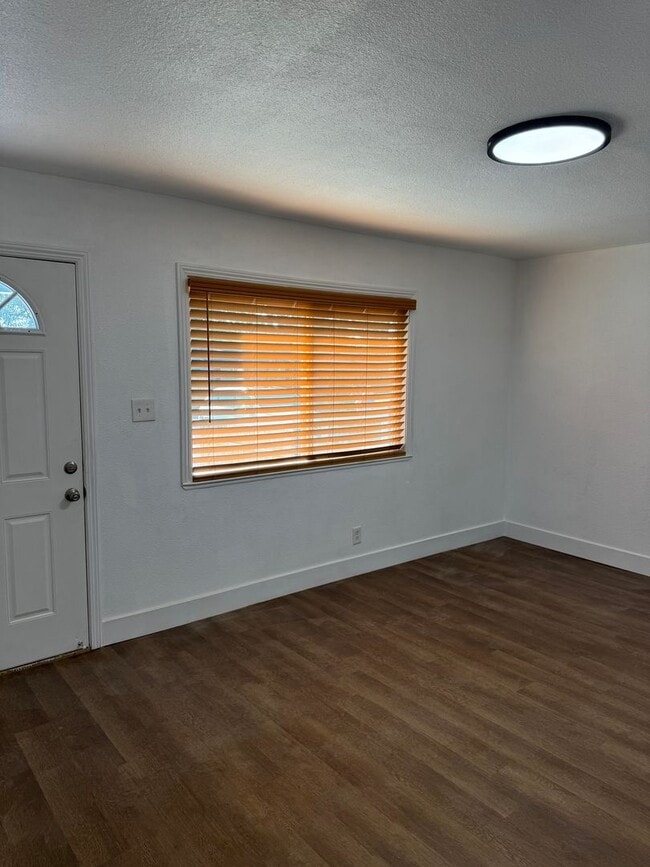 Photo - 3000-3002 West St Unidad 3000