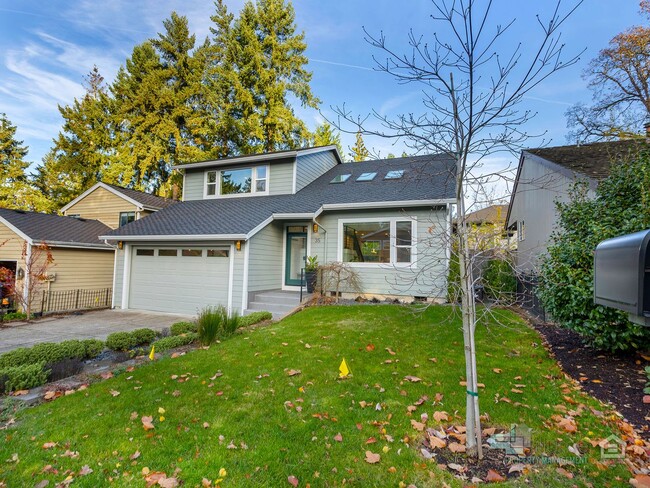Photo - Fully Furnished Lake Oswego Gem!!!!