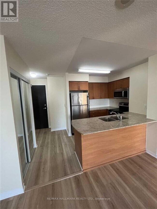 Photo - 75 King William Crescent Unit 1007