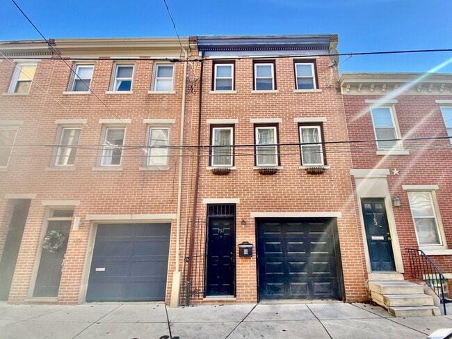 Building Photo - 761 S Mole St