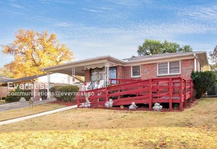 Photo - 1525 Matt Leonard Dr SW House
