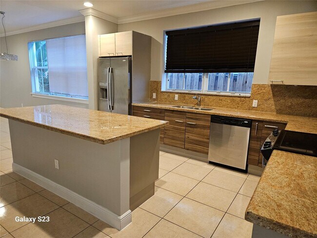 Photo - 1643 SW 4th Ave Unit #1624