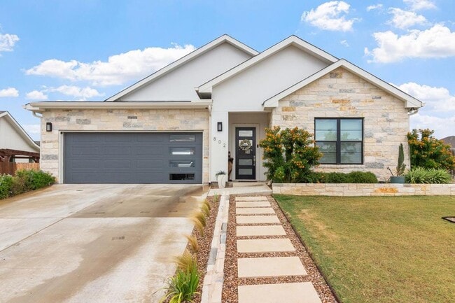 Building Photo - Oaks Of Windcrest