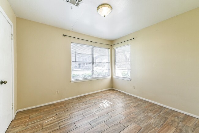 Photo - 4710 Wedgewood Dr