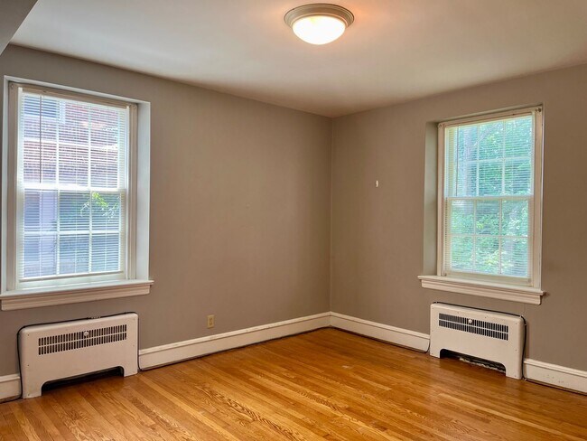 711 N Broom St Unit 4