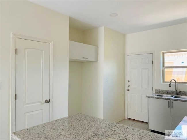 Photo - 1301 W Garfield Ave
