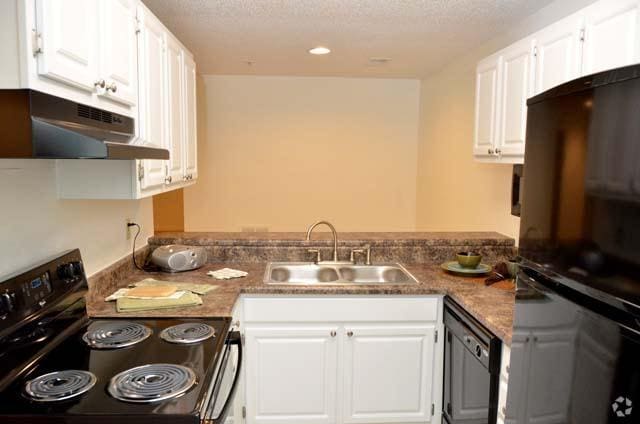 Kitchen - The Colony at South Park