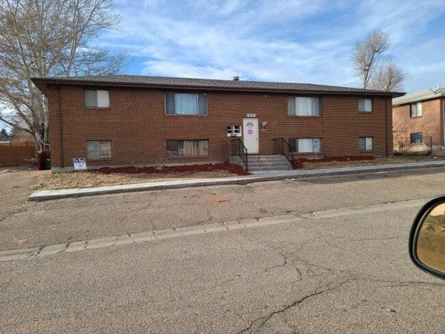Building Photo - 3027 Denver St Unit 4