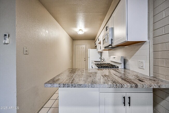 Photo - 430 W 3rd St Unit 3