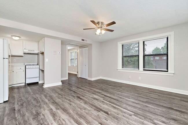 Photo - 4035-4039 CHARLOTTE