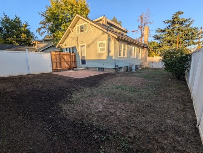 Photo - 616 Newtown St