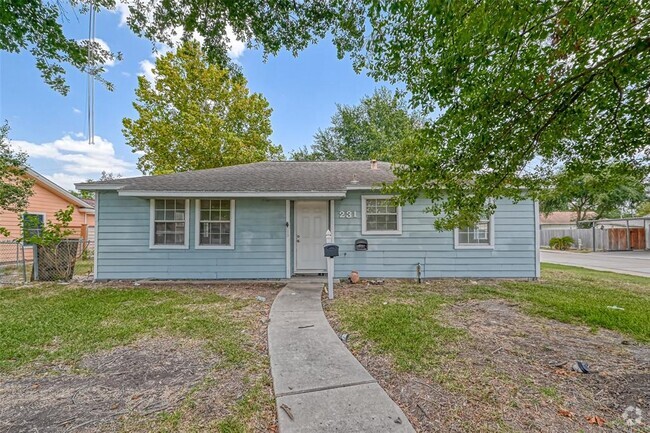 Building Photo - 231 Tilden Dr Rental