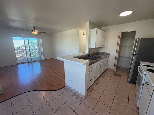 Building Photo - Upstairs Iao Parkside 2/2