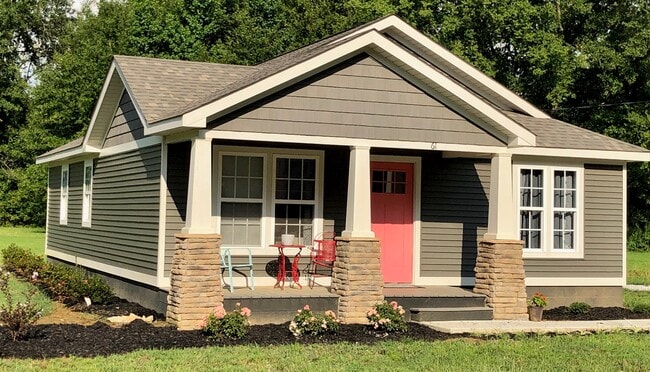 Photo - 140 Villa Ln