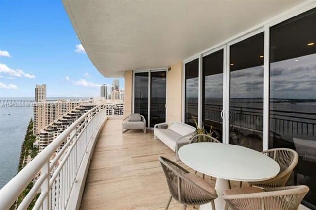 Photo - 808 Brickell Key Dr Unit 808 Brickell Key Dr 2504