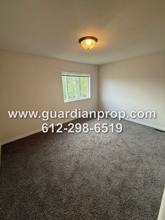 Photo - 7555 Cloman Way E