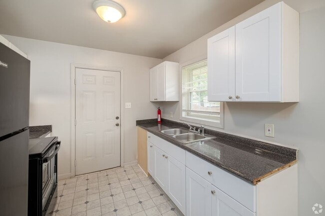 Photo - 3302 Beck St