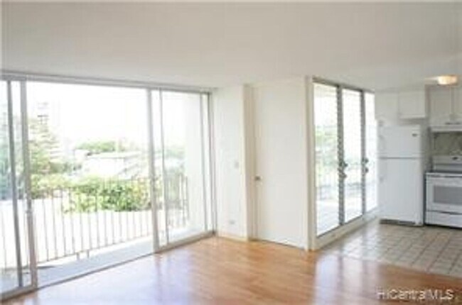 Photo - 2 Bdrm/1 Bath in Makiki - The Consulate