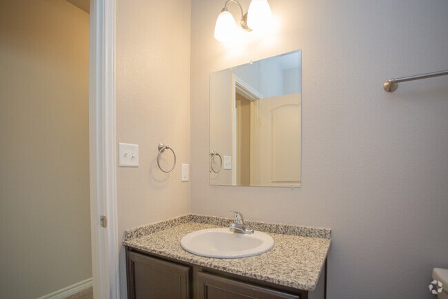 1BR, 1BA - 650SF - Designer One