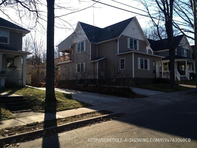 Photo - 339 W Crescent St Unit 1