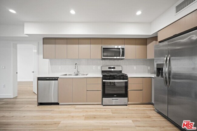 Photo - 10405 Louisiana Ave Unit 403