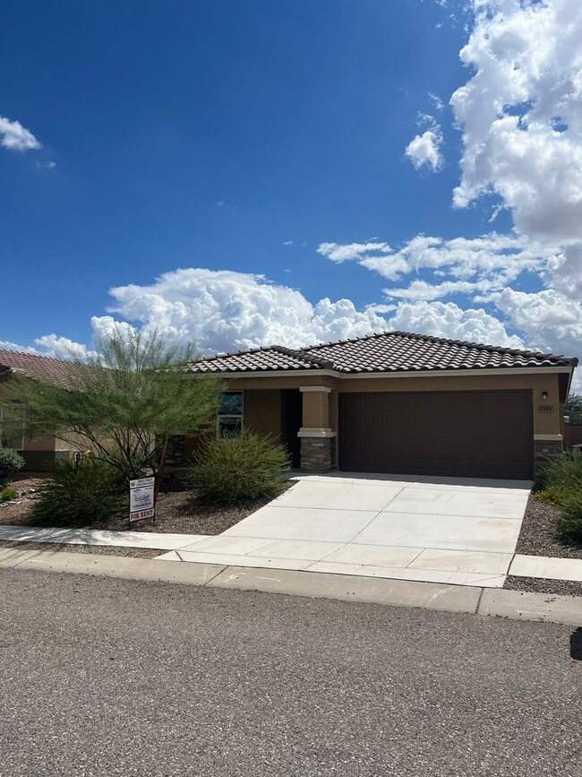 Building Photo - Beautiful Home In Benson, Perfectly Locate...