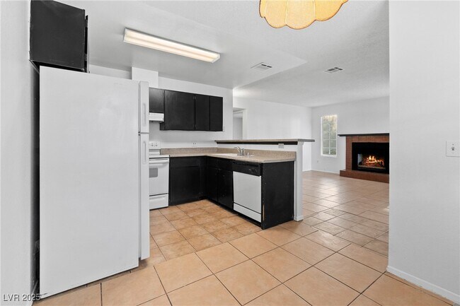 Photo - 4651 Amberleigh Ln Unidad B