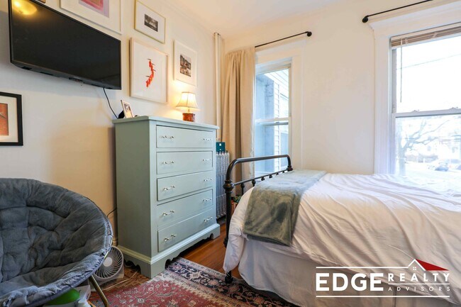 Photo - 324 Faneuil St