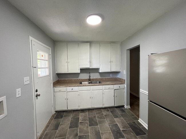 Photo - 2321 Stroller Ave