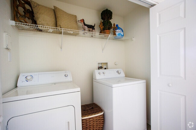2HAB, 2BA - 1,071 ft² - Cuarto de lavado - The Aspens