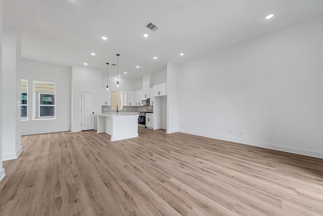 Photo - 3468 Bremond St