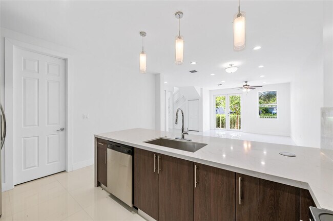 1428 SW 4th Ave