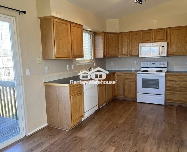 Photo - 305 Warwick St