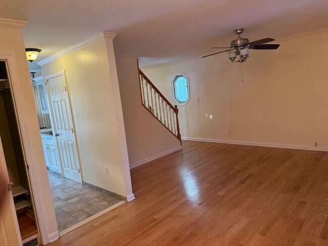 Photo - 284 Semton Blvd