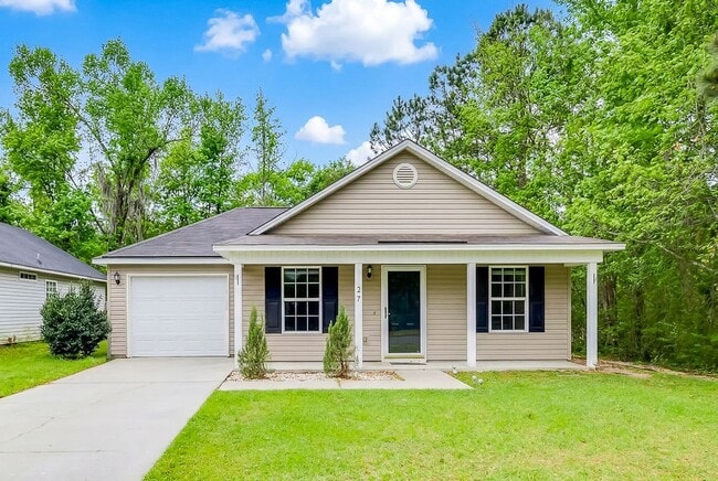 Building Photo - Charming 3BR Home/ Fenced Yard Convenient & Comfortable Living