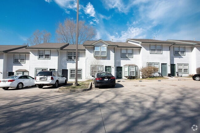 Building Photo - 321 W South Ave Rental