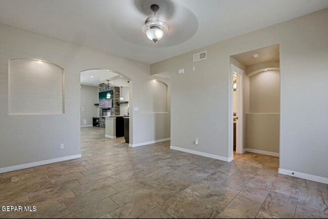 Photo - 1012 Maximo St