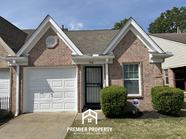 Building Photo - Modern 2BR/2BA Home in 38125 | Vaulted Ceilings, Fireplace & Garage