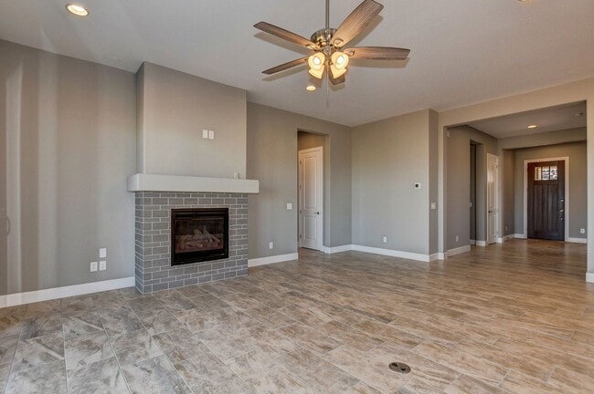 Photo - Beautiful large 3x2 home in Granite Dells Estates