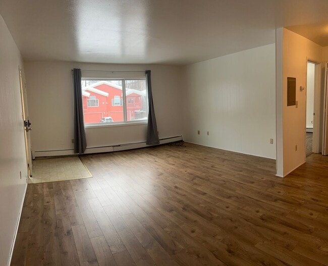 Building Photo - 537 E 24th Ave Unit 3