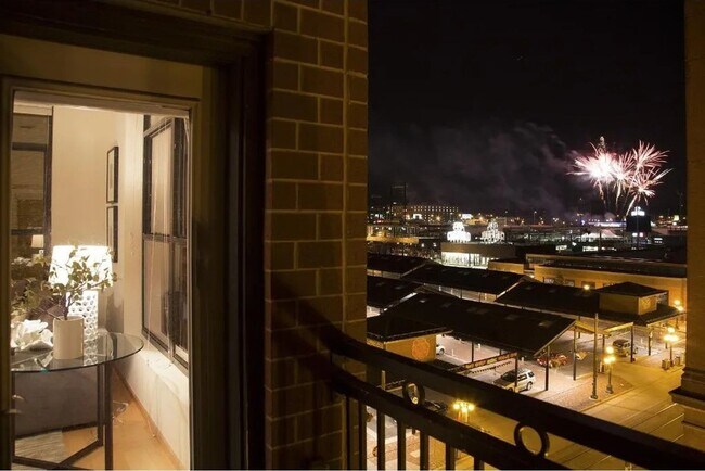 Photo - Absolutely Gorgeous 2 BR, 2 BA Condo Just ... Unit 402