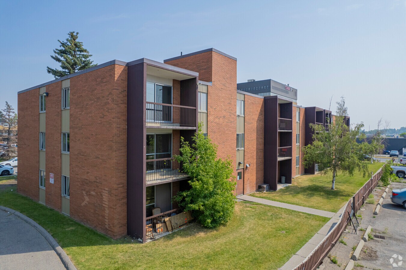 Kingsmere Apartments - Kingsmere Apartments