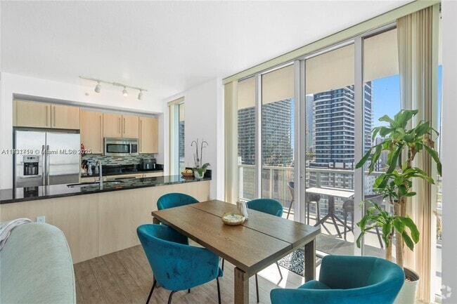 Building Photo - 79 SW 12th St Unit 2001-S Rental