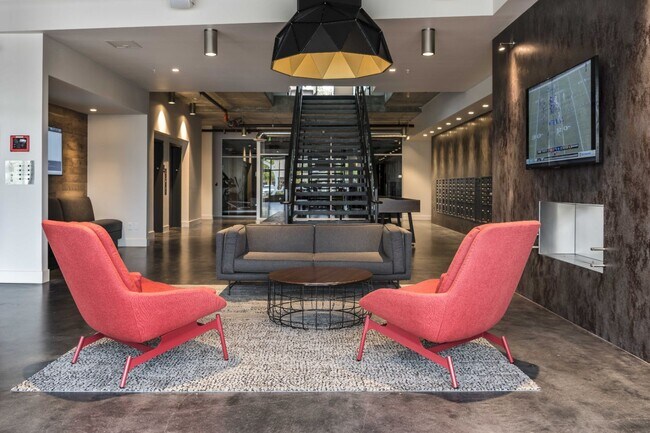 Janus Apartments