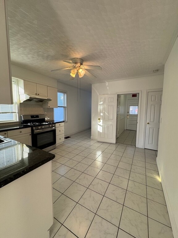 Building Photo - 190 Sylvan St Unit 190