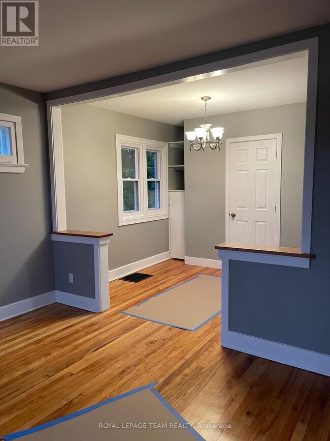 Photo - 1297 Kitchener Ave