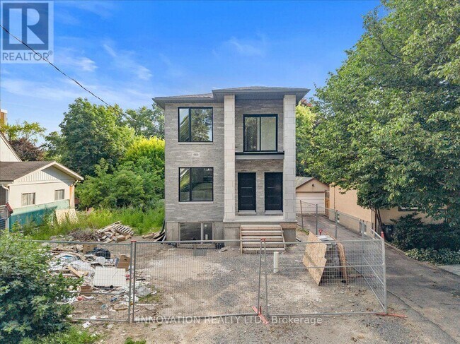 Photo - 486-1 Wentworth Ave