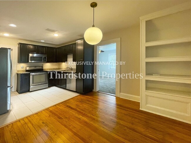 Photo - 725 Cherokee St