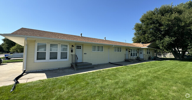 Building Photo - Hill Street Townhomes